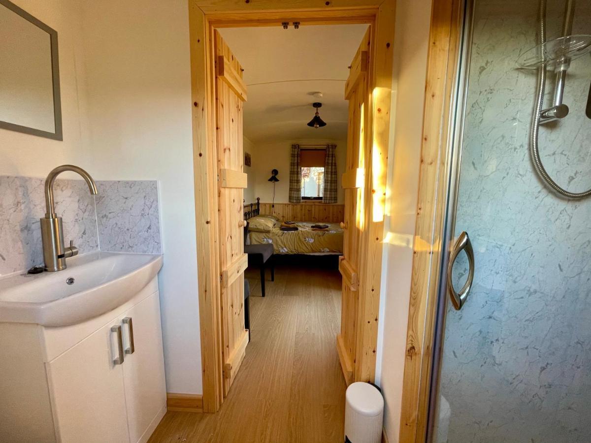 Per Ardua Shepherds Hut Fort William Exterior photo